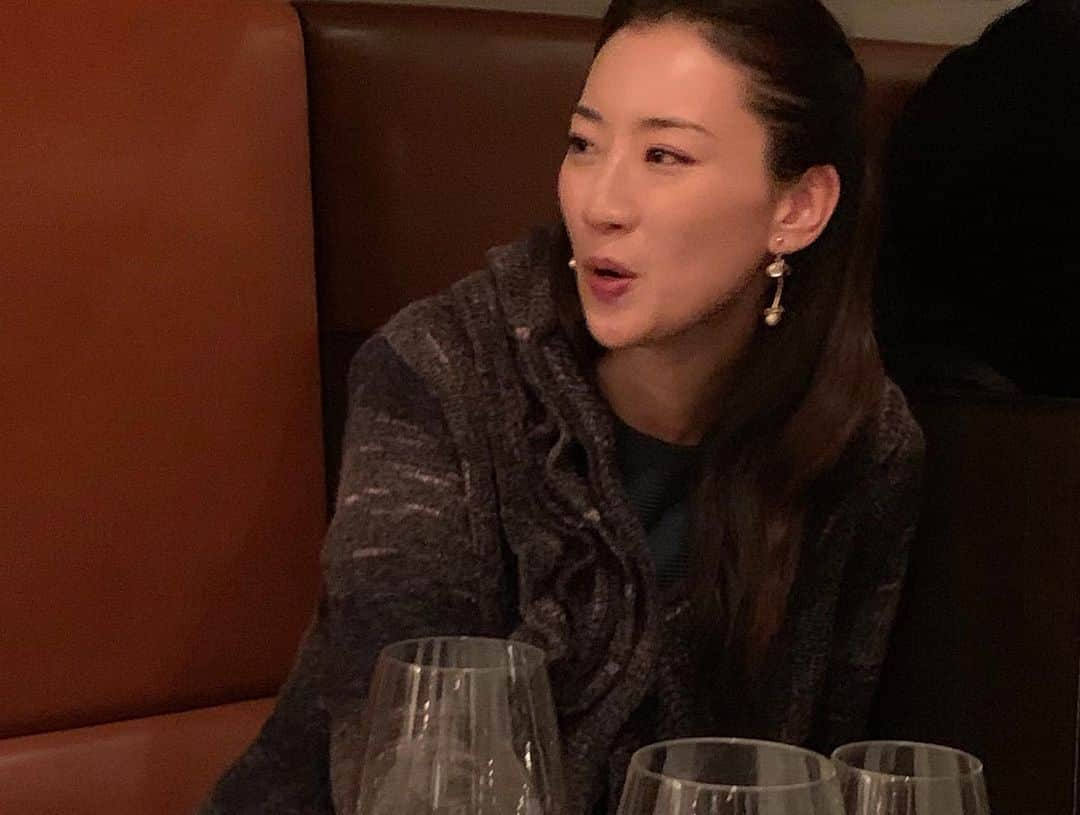 美翔かずきさんのインスタグラム写真 - (美翔かずきInstagram)「白金台イタリアン『アルベロネロ』でのお食事会ありがとうございました😊❣️❣️❣️ Tボーンステーキ前回よりおっきかったー😍😍😍 私もお裾分け頂けました😍 美味しかったー(๑>◡<๑) 『アルベロネロ』が文化的なお店になりますよう、そして私にとっては皆様との憩いの場になりますように…✨✨✨ 素敵な時間をありがとうございました（๑⃙⃘ˊ꒳​ˋ๑⃙⃘）ᵗᑋᵃᐢᵏ ᵞᵒᵘ ¨̮ お友達もみんないつもありがとう😊❣️❣️ #アルベロネロ  #イタリアン」12月8日 16時55分 - m_is_s_io_n