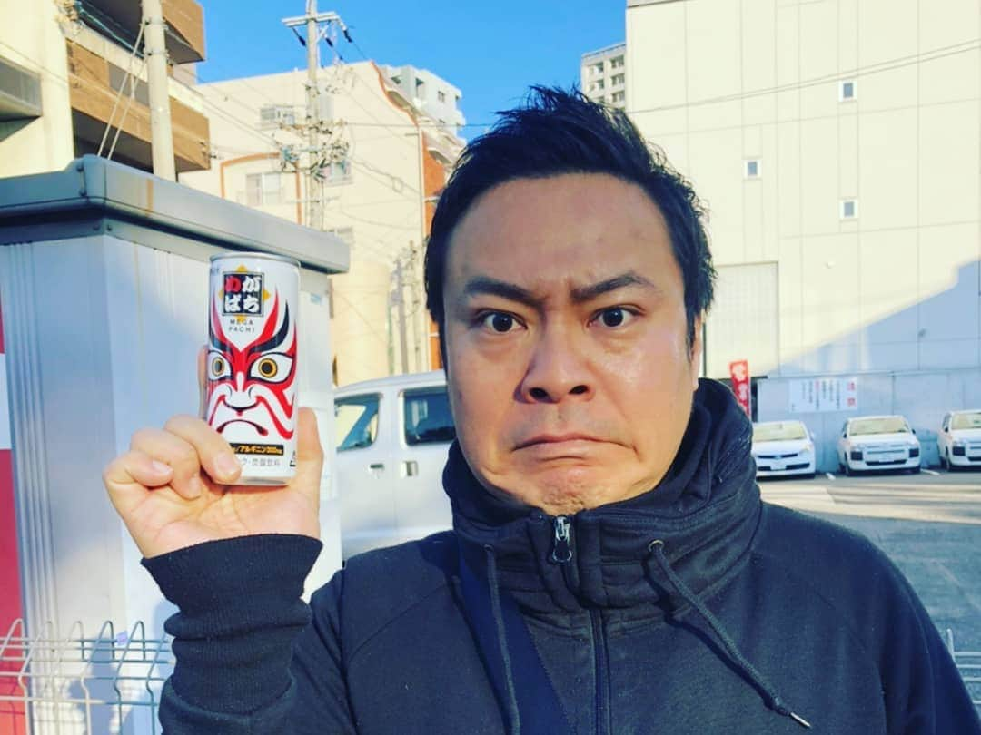 高井俊彦さんのインスタグラム写真 - (高井俊彦Instagram)「【熱田神宮参拝✨】 合間ー。 御園座から熱田神宮へウォーキング😃✌️ ちょうど１時間‼️‼️ ええ運動になりました☺️ 清い気持ちになって、いっぱいパワーも頂きました⤴️⤴️⤴️ #熱田神宮  #吉本新喜劇  #中條健一 #谷川友梨  #高井俊彦  #へびいちご高橋」12月8日 17時05分 - takai_toshihiko