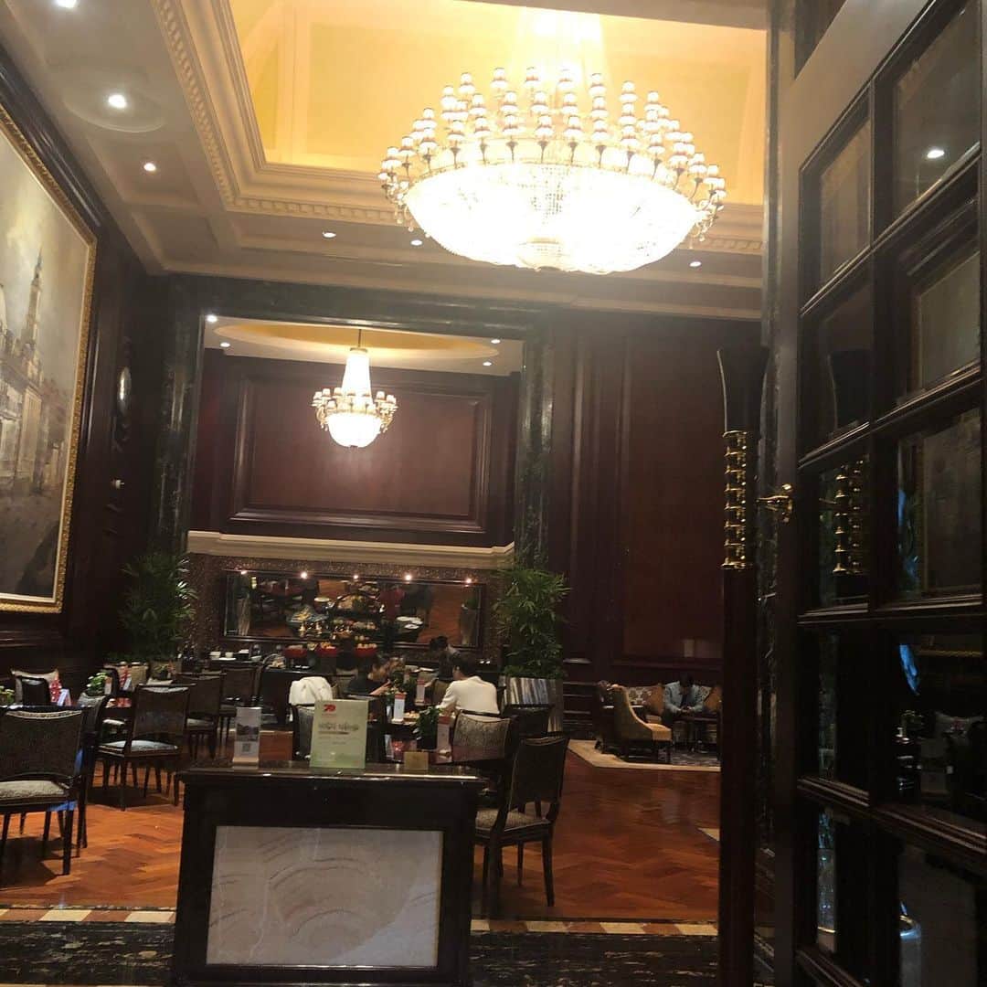 吉見佑子さんのインスタグラム写真 - (吉見佑子Instagram)「インターコンチのカフェというか、アフタヌーンティーここも上海」12月8日 17時10分 - yuko_yoshimi
