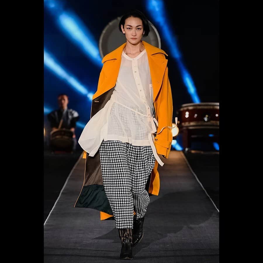 のインスタグラム：「Made in Japan Collection at Okayama Castle🏯 Presented by #GQjapan #okayamadenim  I’m wearing  @bed_j.w._ford と @syu_official です！ #城コレ #oshiro2019 #日本文化 #ジャパンクオリティ #japanquality  #aitominaga #冨永愛 #和太鼓 #japanesefashion #アバンギャルド #岡山 #岡山城」