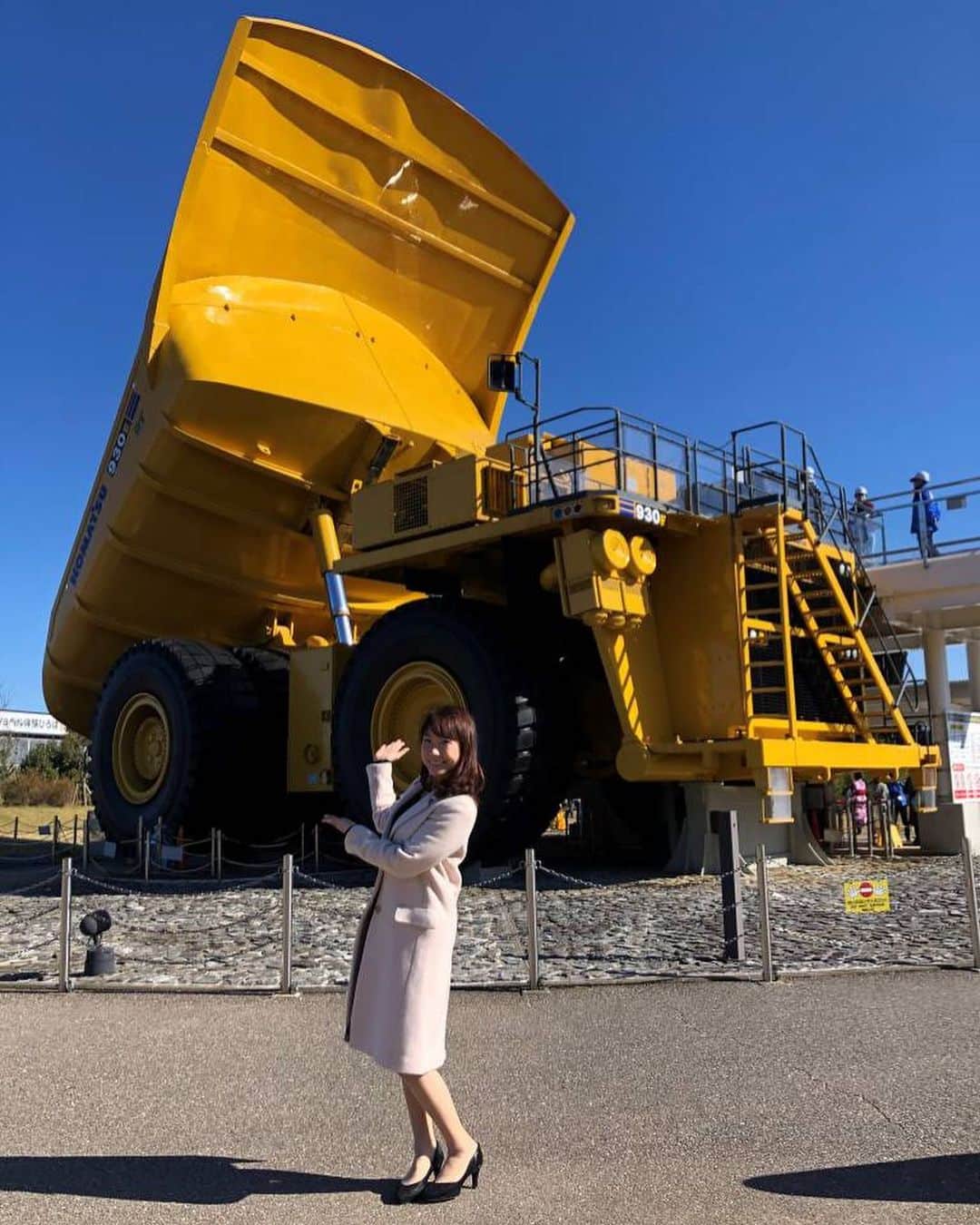 のインスタグラム：「こんにちは😊 石川県のフリーアナウンサー、多賀祐子です！  今回は石川県の小松市にあるこまつの杜と、サイエンスヒルズこまつを紹介します🌟  サイエンスヒルズこまつでは科学を身近に体験でき、日本最大級の3Dシアターもあり、子供たちのためのセミナーなども行われています！  子供も大人も知的探究心をくすぐられる場所なのでぜひ一度訪れてみてください✨ . #女子アナ47 #47発信プロジェクト #アナウンサー #フリーアナウンサー #女子アナ #地方創生 #地方創生アナウンサー #司会 #司会者#旅行好きな人と繋がりたい #47都道府県制覇の旅 #47都道府県制覇 #アナウンサーの日常 #アナウンサーコーデ #女子アナウンサー #女子アナコーデ #女子アナが好き#石川旅行 #石川観光スポット #小松観光 #スペースフード #サイエンスヒルズこまつ #科学館 #科学館好き #レゴプログラミング #宇宙食」