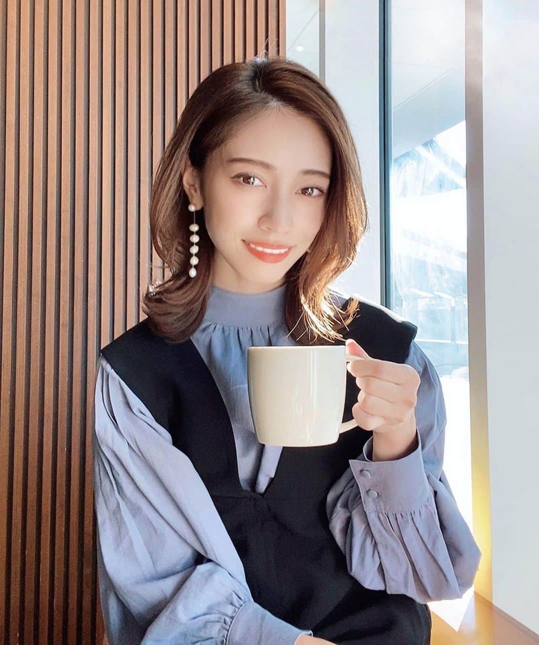 石黒美帆さんのインスタグラム写真 - (石黒美帆Instagram)「* * 可愛すぎる @sheriche.official のピアスを付けたくて決めたコーデ ◡̈ パールは取り外しが出来て、一粒でも使えるようになっている優れものです🤍 * tops#unrelish dress#trefleplus @trefleplus @r.y.o.k.o_n  earrings#sheriche bag#chanel * * #fashion#fashionstyle#fashiongram#outfit#ootd#instafashion#ファッション#アンレリッシュ#トレフルプラスワン #シンプルコーデ#冬服コーデ#冬服」12月8日 18時06分 - miho_ishiguro
