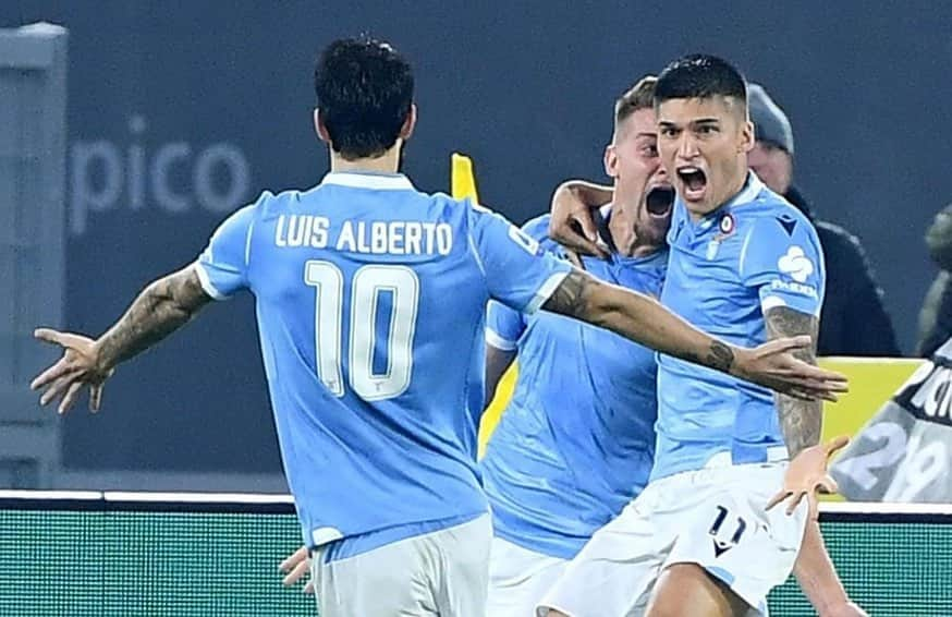 ルイス・アルベルトさんのインスタグラム写真 - (ルイス・アルベルトInstagram)「Emozioni forti ⚪️🔵 continuiamo così !!! 🦅🦅 #forzalazio @marco_rosi_photographer」12月8日 18時24分 - 10_luisalberto