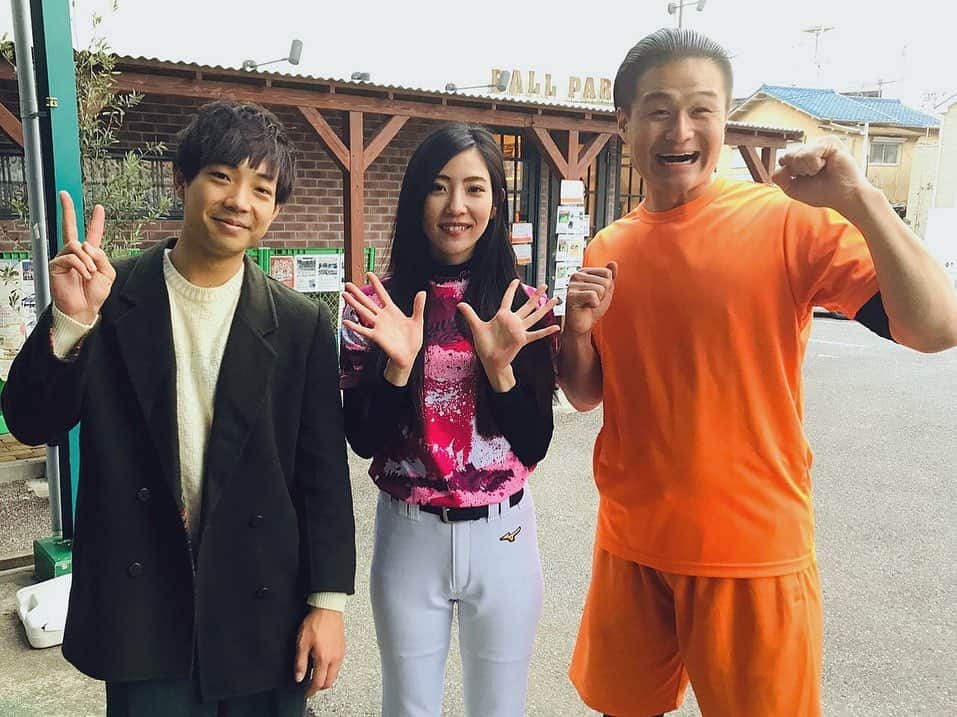 椿梨央のインスタグラム：「とある番組で 大川成美さんとティモンディさんと ご一緒させて頂きました^^ お楽しみに♪  #野球 #野球女子　#女子野球 #大川成美 さん　#ティモンディさん」