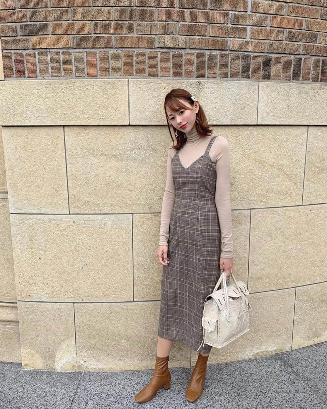 のインスタグラム：「ㅤㅤㅤ  最近(@attrangs_japan )ていう プチプラ通販を見つけて ゲットした服がお気に入り❤️ ㅤㅤㅤ  キャンペーンやクーポンなどで 安く買えちゃうからお得✌️ ㅤㅤㅤ  毎週いろんな参加系キャンペーンが 開催されてサイトでショッピング以外に 楽しめるものもたくさんあるんやって💞  アットランスは日本語がしゃべれる スタッフが待機しておりLINEや サイトのHELPを通じてリアルタイムで 1:1お問い合わせも可能やから安心🥰 (※営業時間内になります。) ㅤㅤㅤ  このニットめちゃくちゃ暖かいし ワンピースも可愛くてほんまお気に入り〜❤️ ㅤㅤㅤ  #韓国通販 #韓国ファッション #アットランス #ATTRANGS #ATTRANGSJAPAN #PR #おかじコーデ #岡島かれん」