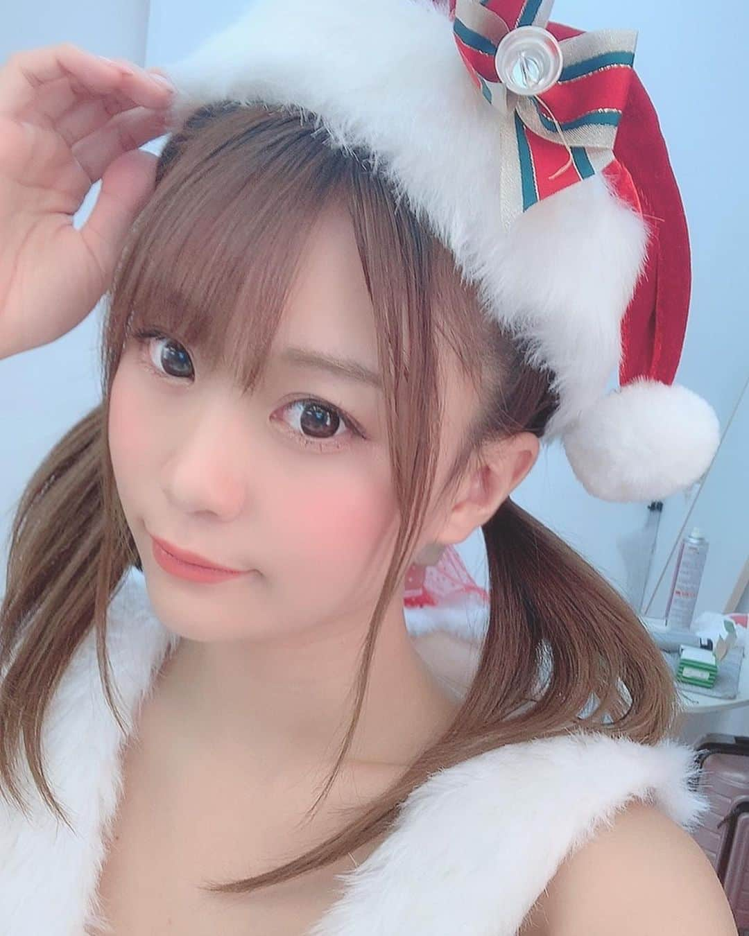 阿久津真央さんのインスタグラム写真 - (阿久津真央Instagram)「まおサンタ🎅💓🎄 今日は撮影会でした！ありがとうございました🧸💋」12月8日 19時10分 - akutsumao