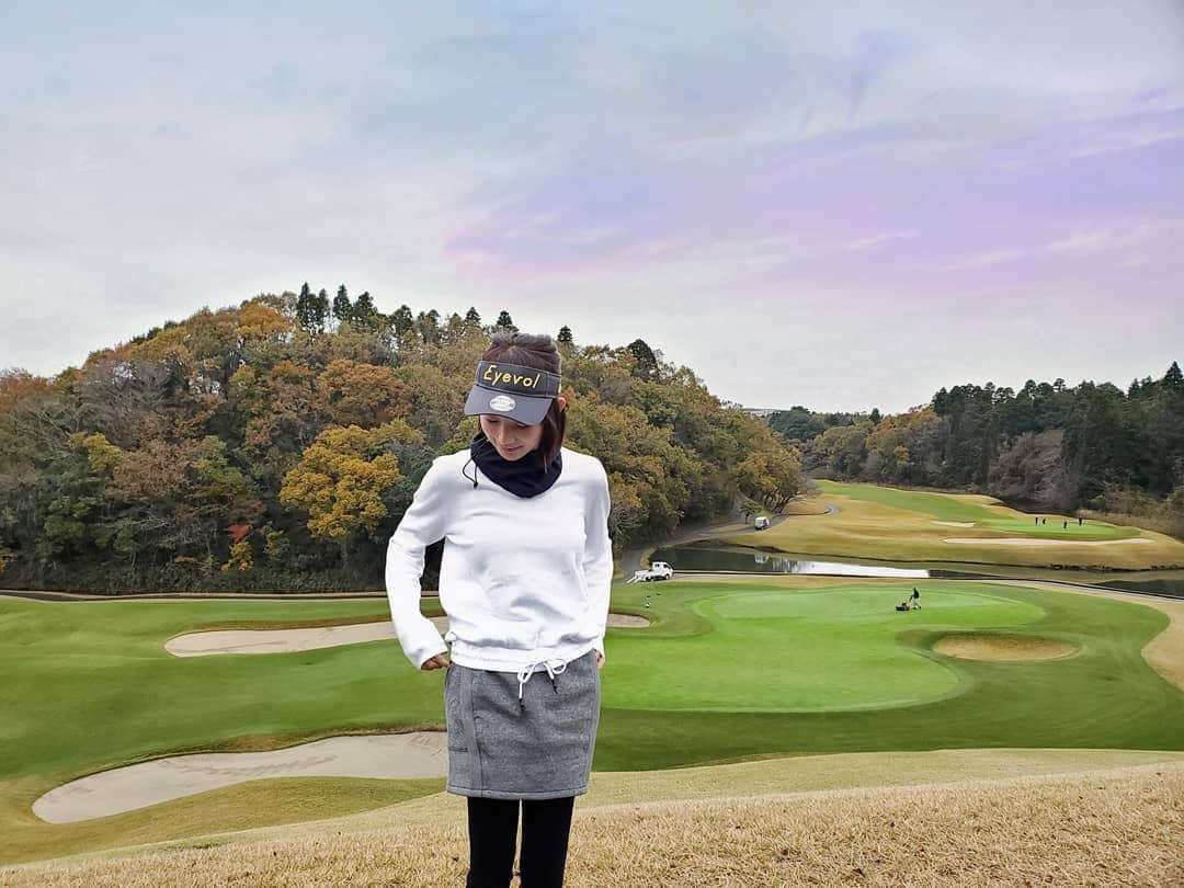 保坂玲奈さんのインスタグラム写真 - (保坂玲奈Instagram)「⛳...golf . . ○スウェット、スカート、アウター すべて @adidasgolf の #adicross . . ○私服として街でも着れるデザインと 機能性がすごく良い！ . . ○この日はずっとこの後雨が降ってたけど 防水機能がしっかりしていて感動した😇 . . . #adidasgolf #adicross #golf #golfwear」12月8日 19時28分 - __renao_0707