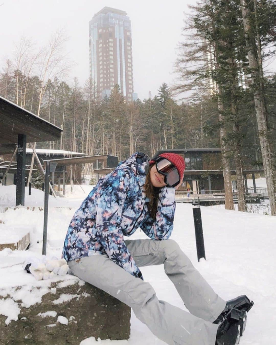 舞川あいくさんのインスタグラム写真 - (舞川あいくInstagram)「Skiing day❄️⛷ 今回の旅の目的はスキーでした☃️ 北海道の雪はふわふわ、柔らかくて気持ちいい😌 . . #hokkaido #ski #winter 星野リゾートトマム」12月8日 19時20分 - aiku_0817__