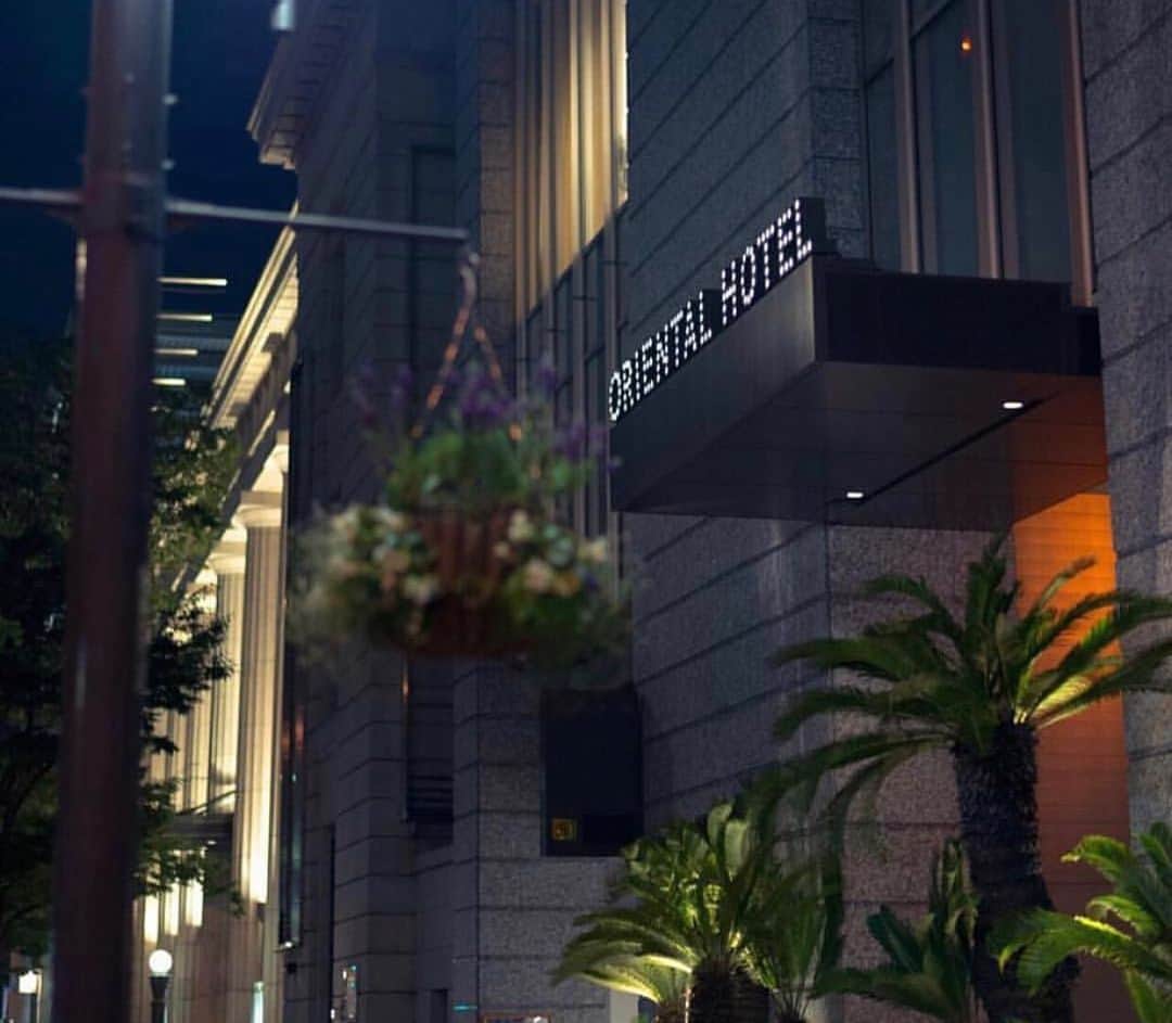 ［公式］オリエンタルホテル神戸・旧居留地さんのインスタグラム写真 - (［公式］オリエンタルホテル神戸・旧居留地Instagram)「. We will always leave a light on.  _ #welcomehome #hotelfront  #神戸 #omotenashihotels #orientalhotelkobe #orientalhotel #オリエンタルホテル #オリエンタルホテル旧居留地 #旧居留地」12月8日 19時37分 - oriental.hotel.kobe