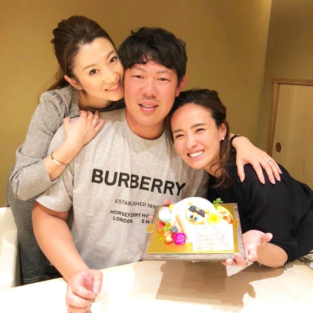 のインスタグラム：「今年もお疲れ様。 そしてたくさんおめでとう。 #心友#家族#2019」