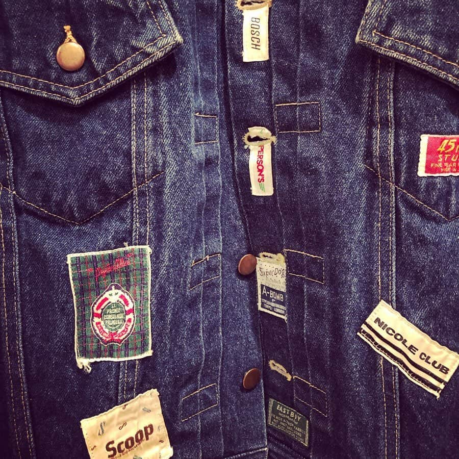 千秋さんのインスタグラム写真 - (千秋Instagram)「80年代好きにとって凄いデニムを手に入れました👖✨ 80年代DCブランドが勢揃いの公式アイテムだそう。 #45rpm #persons #bodymap #iguregu #superdog #is #peytonplace #scoop #hakka #eastboy #bosch #nicoleclub #abcdrugs #vivayou #londonstation #45r #80s #dcブランド #dcbrand #cinderellacity #シンデレラシティ #新宿伊勢丹 #80年代ファッション #千秋80年代コレクション #バカコレクター #古着 #古着コーデ #古着ファッション #古着女子 #古着千秋」12月8日 19時45分 - chiaki77777