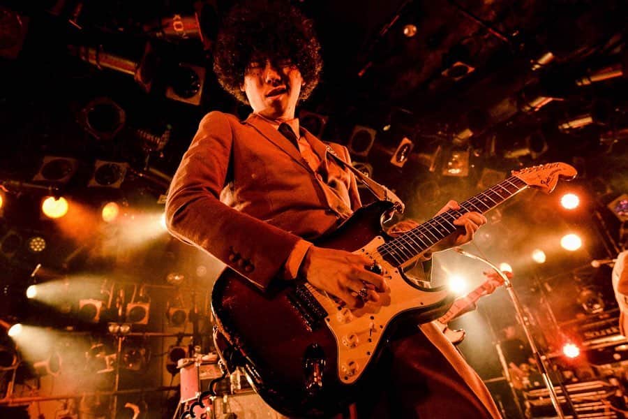 THE BAWDIESさんのインスタグラム写真 - (THE BAWDIESInstagram)「渋谷CLUB QUATTRO 2DAYS 最高でした！！ ここから4/25のスタジオコーストまで全国を旅して残り30本！ Section #11 の楽曲達も僕らも、ツアーを重ねていくごとにまだまだ成長していくと確信しています！ 結成16年を目前にして、いまだにワクワクできるって、やっぱバンドは最高だな！いや、THE BAWDIES最高だな！！ by taxman  photo @ruihashimoto  #bawdies  #sectionnumber11 #渋谷clubquattro #サザエのストレス #もぐもぐhotdog劇場もますます進化中」12月8日 19時42分 - thebawdies