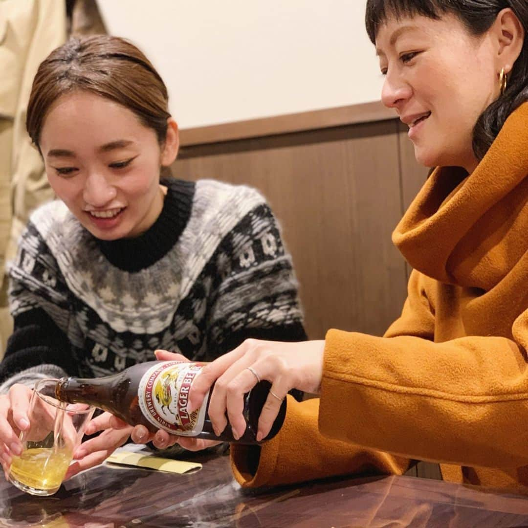 海下真夕さんのインスタグラム写真 - (海下真夕Instagram)「. 落合ちゃんBirthdayの会🎂🎁 . #あの会 with 園ちゃん @kinosonoko 💛 ずっと参加してね〜ってラブコールを送って早何年。 ようやく実現😊  お誕生日から1ヶ月くらい遅れちゃったけど、 落合ちゃん  @ochiaikun おめでとう☺️💕 . . 私何でX-GUNのポーズなんだろ😂  コース料理の量が半端なくて、（写真全部載せれてない） 全部美味しかったぁ😋  #誕生日会 #20191130 #五指山  #中華 #世田谷 #松陰神社前」12月8日 19時53分 - kaigeworld