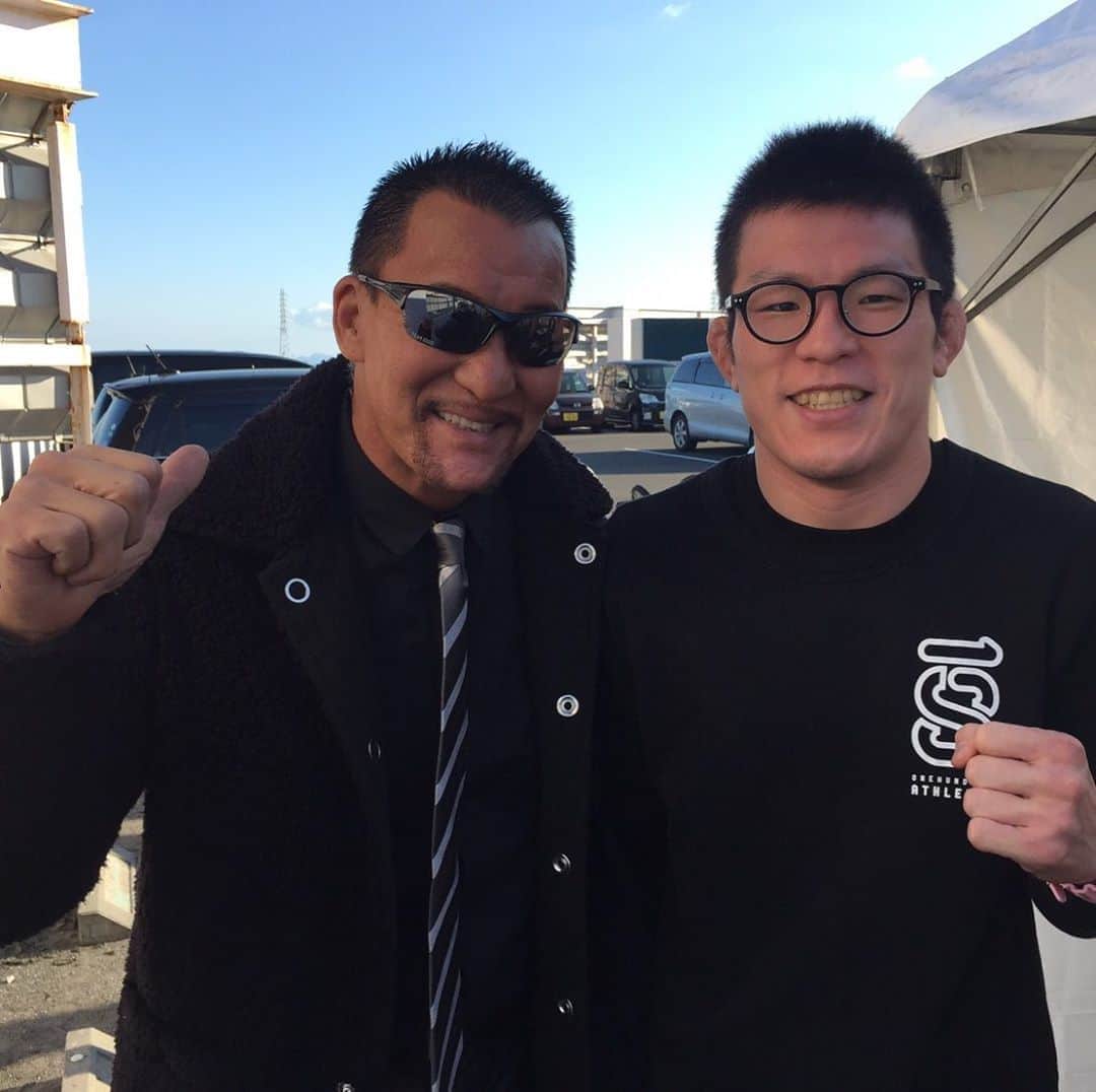 青木真也のインスタグラム：「蝶野さんと。#青木真也 #shinyaaoki #プロレス #蝶野正洋 #nwo」