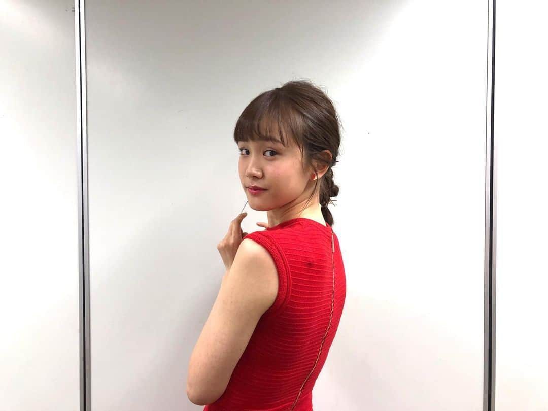 尾碕真花さんのインスタグラム写真 - (尾碕真花Instagram)「. . 本日、写真集発売記念イベントに足を運んで下さった皆様ありがとうございました！！ . お会いして、お話ししたり出来るのって凄く幸せなことだしありがたいですね、 . たくさんパワーを頂いたので明日からも撮影頑張ります！！🔥 . 今日のイベントのことたくさん記事にして頂けてるので、ご都合合わず来られなかった方は記事を見て少しでも雰囲気を味わって下さいね☺︎ .」12月8日 19時56分 - ichika_osaki_official