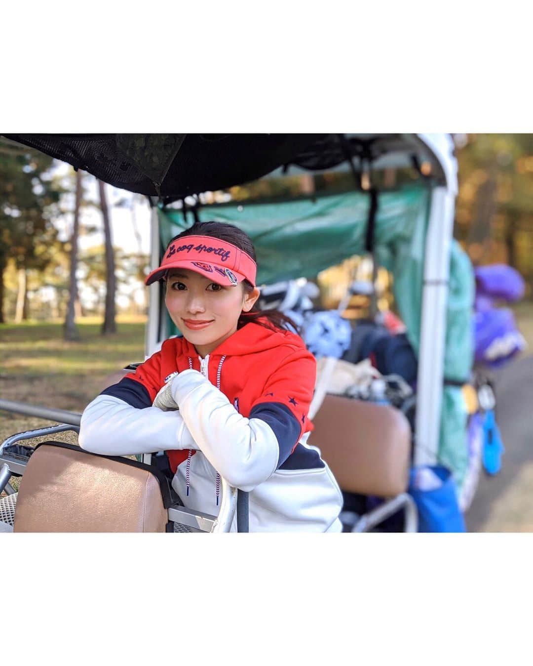安岡あゆみさんのインスタグラム写真 - (安岡あゆみInstagram)「. 2週連続ゴルフ🏌️‍♀️ 冬ゴルフデビューでしたが、着込んだらへっちゃらでした✌️ ゆるくマイペースに頑張っているので、特に目標もなければ上手くなる気配もありませんが…😂 来年も楽しくラウンドできますように☺️ . . #golf #ゴルフ #ゴルフ女子 への道のりは長い😪」12月8日 20時04分 - ayumi_yasuoka