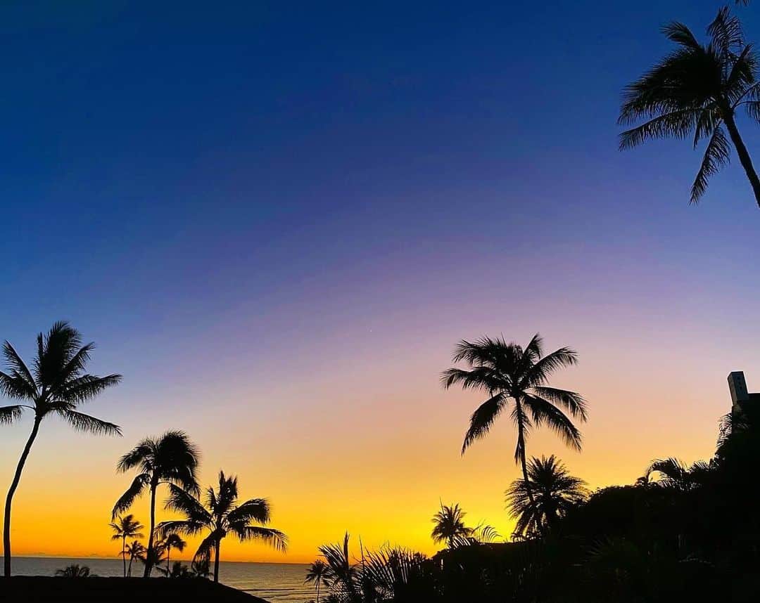 マキ・コニクソンさんのインスタグラム写真 - (マキ・コニクソンInstagram)「今日のハワイの夕焼け空。 綺麗だったよぉ！😊😊 #ハワイのおすそ分け🤙🏼」12月8日 20時14分 - makikonikson