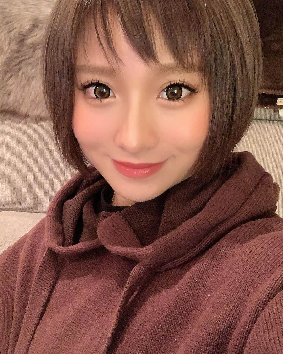 ハピネス笑舞のインスタグラム：「明日からすこーしずつ減量進めていくよ🙆‍♀️とりあえず3月撮影旅行までに−4キロくらい！とにかく筋肉を増やす！  #北海道#キャバ嬢#長谷川笑舞#バルセロナ#桃李#おっぱい#巨乳#カジュアル#仲良し#ジム#札幌#劇団桃李#happiness#ダイエット#ベストボディジャパン #bbj日本大会#筋肉#筋トレ女子#バースデー#イベント」