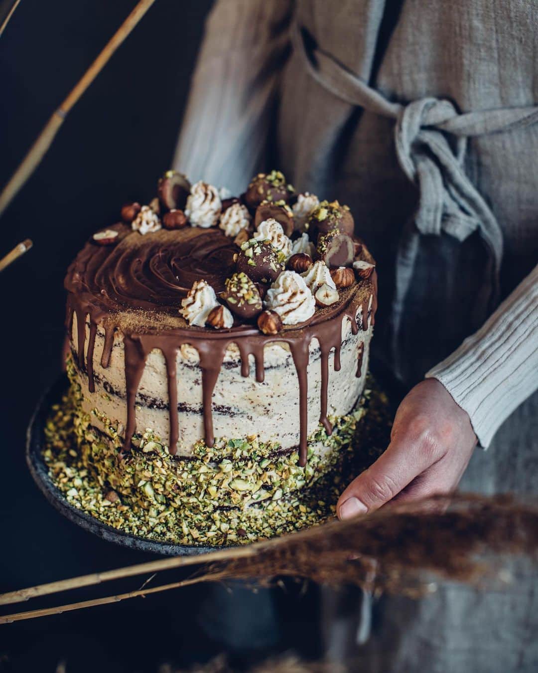 Our Food Storiesさんのインスタグラム写真 - (Our Food StoriesInstagram)「We wish you all a Happy New Year guys🌟🤗🎉 We enjoyed a slow start in Sweden and can‘t wait to share the recipe for this delicious gluten-free chocolate-coffee cake and a new table set up we created with @ruby_marylennox with you on the blog tomorrow✨ We wish you all a lovely day guys!#ourfoodstoriesstudio  ____ #gatheringslikethese #glutenfreecakes #glutenfreerecipes #glutenfri #glutenfreefoods #fellowmag #momentslikethese #simplejoys #foodphotographer #foodstyling #foodstylist #tabledecoration #tablesetting #ceramicsart #germanfoodblogger」1月6日 23時34分 - _foodstories_