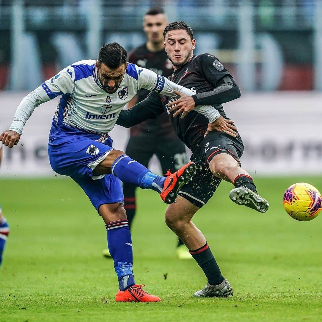 ACミランさんのインスタグラム写真 - (ACミランInstagram)「Still goalless at the San Siro, c’mon boys 👊🏻 #MilanSampdoria #SempreMilan」1月6日 23時49分 - acmilan