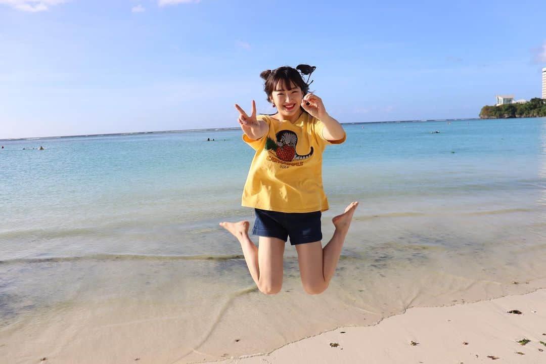 田島芽瑠さんのインスタグラム写真 - (田島芽瑠Instagram)「２０歳になりました🥳🥳🥳﻿ ﻿ みんな早速おめでとうをありがと！﻿ 投稿もストーリも見てるよ💌﻿ ついに、２０歳になっちゃった！ ﻿ HKT48に加入したのは12歳。﻿ 大きく成長しました😂﻿ ﻿ ずーーっと、みんなと一緒に過ごしてきたね。﻿ ﻿ 私の青春は、HKT48です。﻿ 10代という素敵な時間を、みんな共有できた事﻿ みんなに出会えた事が本当に幸せです！﻿ ﻿ いつも一緒にいてくれて、そばにいてくれてありがとう💕﻿ ﻿ これからも共に、一歩一歩進もう。﻿ ﻿ 今年の目標は、私には私にしかできない事を！です✨﻿ ﻿ 節目の年。最高の一年にしようね！！！！！！﻿ ﻿ みんなで笑おう、2020﻿ ﻿ ﻿ ２０歳の田島芽瑠も応援よろしくお願いします！！﻿ ﻿ ﻿ ﻿ #グアム #グアム旅行 #タモンビーチ #tumonbeach #tumon #guam #guamtrip #instaguam #guam🌴 #birthday ﻿ #二十歳 #20歳 #20歳の誕生日 ﻿ #誕生日 #お誕生日 #happybirthday #シュノーケリング #成人 #祝成人 #祝20歳 #ジャンプ #海 #海外旅行 #青春 #kissカメラ #ビジョビ #海边 ﻿ #2020 #hkt48 #アイドル」1月7日 0時00分 - meru_chan_official