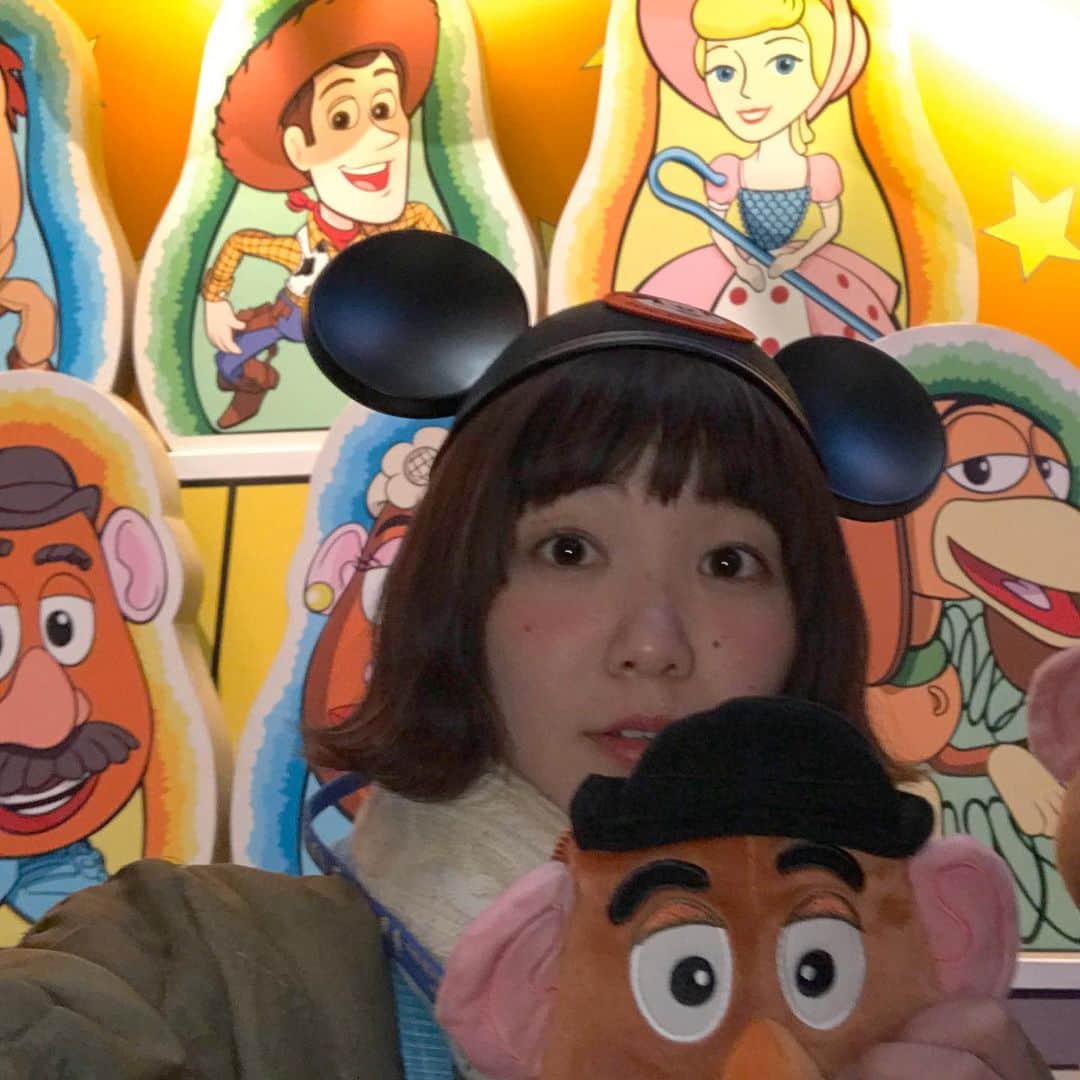 HONOKAのインスタグラム：「.〻  いろいろ考えていたらディズニーに行きたくなりました😹 一緒に行ってくれる人募集〜🌼🌼🌼」