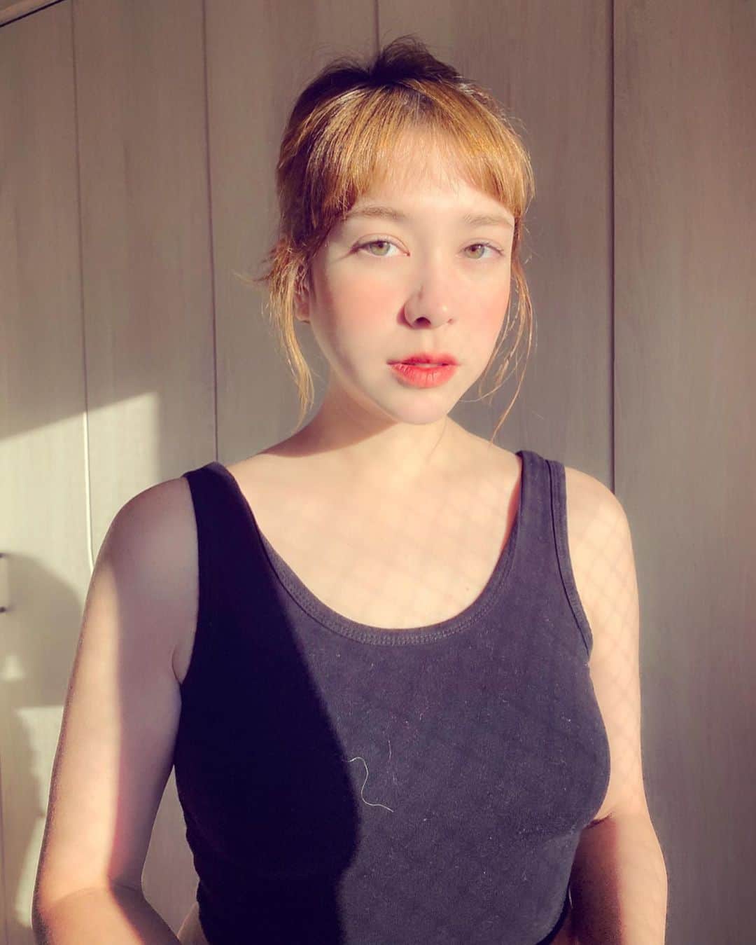 のインスタグラム：「2020年ダイエットするぞー❗️って言いながら年始たくさん食べてしまいました😂 ヒルズで初売りからのひつまぶしランチ🤤並4800円也。  さて今日からお仕事始め😇ダイエットも仕事もがんばろー🎵🙋‍♀️ #撮影　#サロモ　#モデル　#東京グルメ #グルメ好きな人と繋がりたい #グルメ女子 #サロンモデル　#ヘアアレンジ #お団子ヘア #お酒好きな人と繋がりたい #グルメ好き 料理 #tokyofood #champagne #tokyorestaurant #グルメな人と繋がりたい #foodstagram  #うなぎ　#鰻　#鰻重 #ひつまぶし　#鰻丼 #ダイエット #ダイエット公開 #ヒルズ」