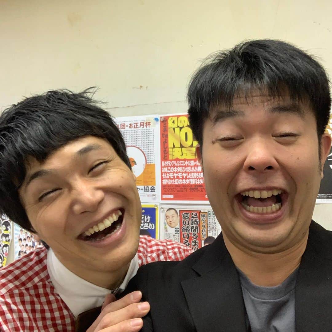 西川晃啓のインスタグラム：「気絶もう中学生  ルミネで中学生の横で気絶  #あるある探検隊#レギュラー#気絶#気絶の日々#ギャグ#ルミネ#出番#3回#もう中学生#久々#ラーメン#はやし田#新宿#ランチ#1人#上品#美味」