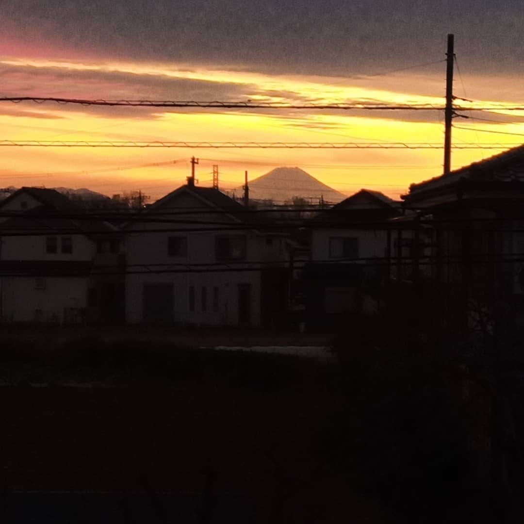 日向正樹さんのインスタグラム写真 - (日向正樹Instagram)「無事帰宅。あんなに大きかった富士山が〜！」1月6日 17時00分 - hinatamasaki
