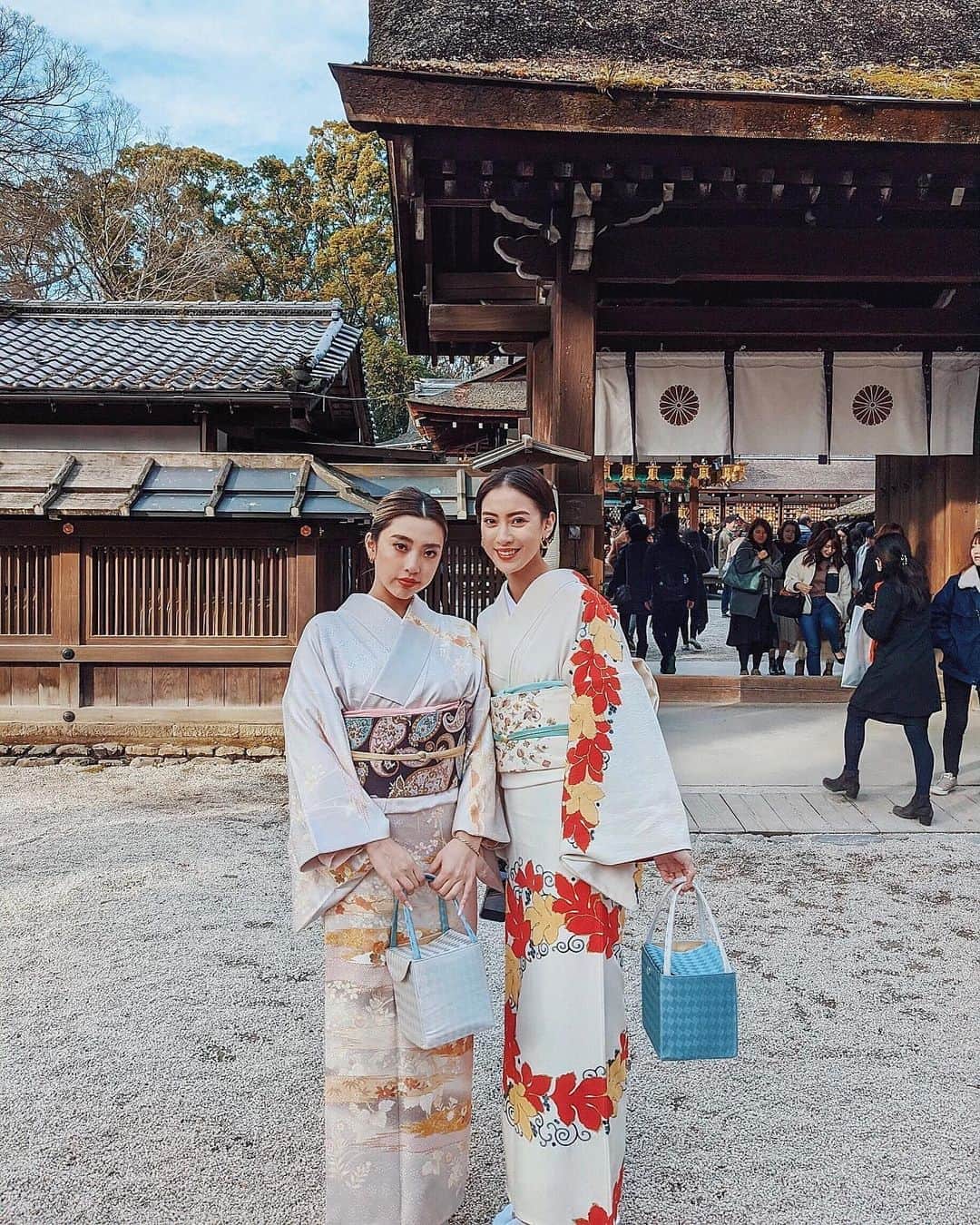 ソンイのインスタグラム：「親友カップルとの旅行というよりは、家族旅行だよね⛩💕 #BFF #京都旅行 #お着物 #京都観光 #京都着物レンタル」
