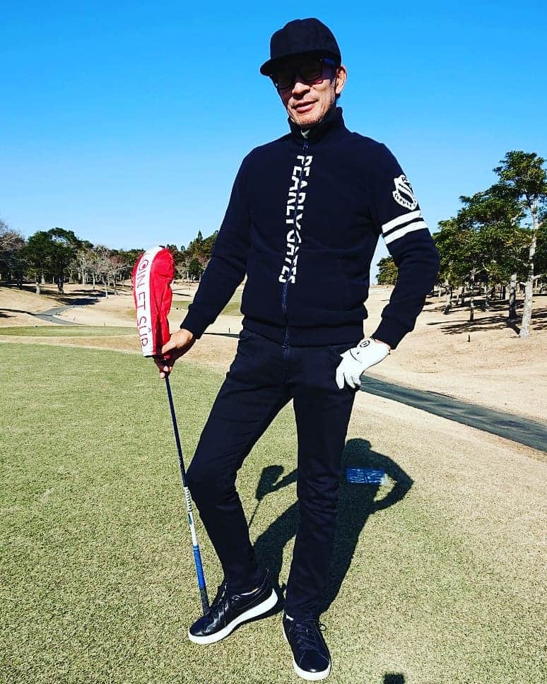 のインスタグラム：「新年、初打ち、鹿と共に！ #golf #pearygates #ゴルフ日和☀️ #スコアもまずまず #あるね」