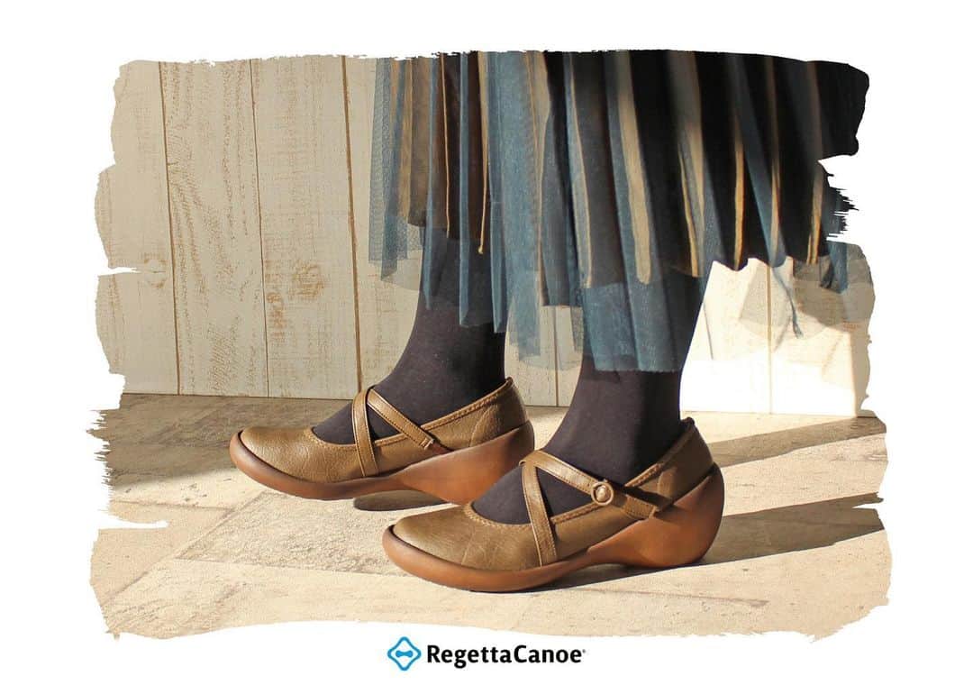 RegettaCanoe officialさんのインスタグラム写真 - (RegettaCanoe officialInstagram)「✨ 【RegettaCanoe Early Spring】 ✨ Product：CJWS6705a/Ladies Color : CHA(チャコール) Price：￥7,980(+TAX) ✨ 細めのクロスベルトが 足をすっきりと見せる 5cmヒールのパンプスです！ ✨ サイズ調整可能なアンティーク調の 美錠がワンポイント！ ✨ #regettacanoe #regetta #regeta #shoesminishu #madeinjapan #shoes  #リゲッタカヌー#大阪#大阪製 #履き心地最高 #靴好きな人と繋がりたい #コンフォート #リゲッタ #パンプス」1月6日 18時01分 - regetaofficial