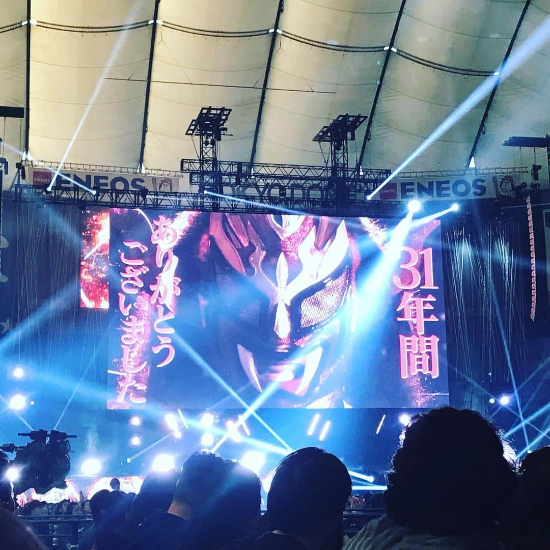 岩佐真悠子さんのインスタグラム写真 - (岩佐真悠子Instagram)「昨日は西田と新日本プロレス「ＷＲＥＳＴＬＥ　ＫＩＮＧＤＯＭ　１４　ｉｎ東京ドーム」へ行ってきたよ。 大好きなライガーさんの引退試合、目に焼き付けてきました😭😭 まだまだ信じられないし寂しくてしょうがないけど、やっぱりプロレスは最高に楽しかった❤️ #新日本プロレス #東京ドーム #獣神サンダーライガー #ライガーさんお疲れ様でした」1月6日 18時22分 - mayuko.iwasa