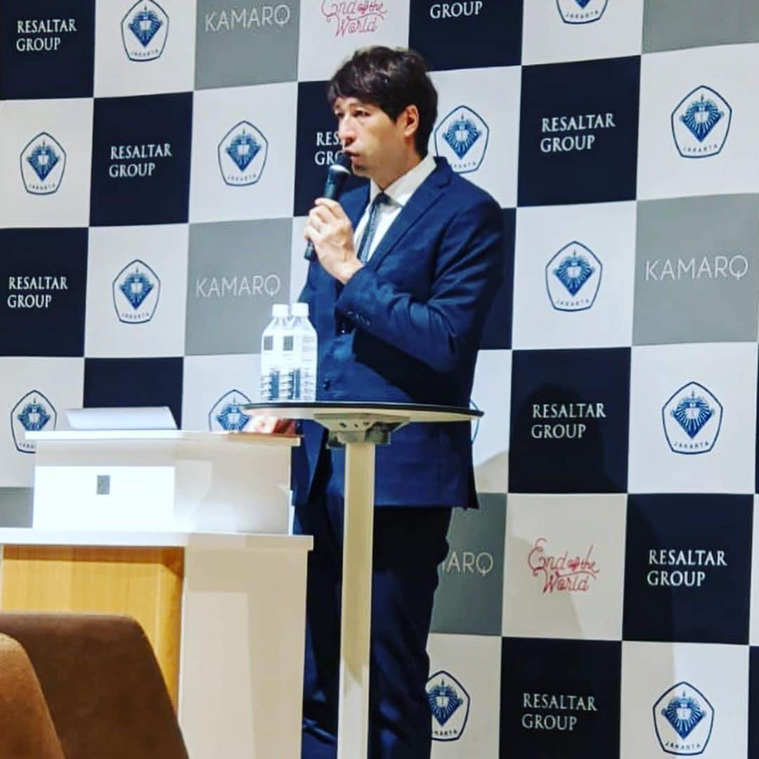 Saschaさんのインスタグラム写真 - (SaschaInstagram)「#Kamarq グループがインドネシアのジャカルタに作る #イラマ プロジェクト発表記者会見の司会を担当しました！ #カマルク の和田さんが夢である街づくりを最先端の技術で実現させるプロジェクト！応援に #EndOfTheWorld の #Fukase さんも駆けつけて参加！先進的な家具のシステムをベースにした日本の力も結集した街をもつ目的にインドネシアに行くのも楽しそう！完成は2022年だそうです！詳しくは1/8水曜日の @jwave813 @stepone813 に和田さんが登場して説明してくださいます！」1月6日 18時43分 - sascha348