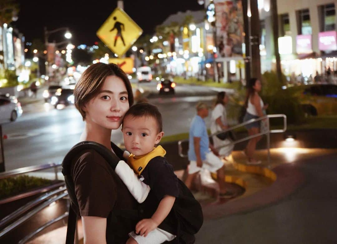 鶴田真梨のインスタグラム：「2020年もよろしくお願いします🚸🚸🚸 #2020」