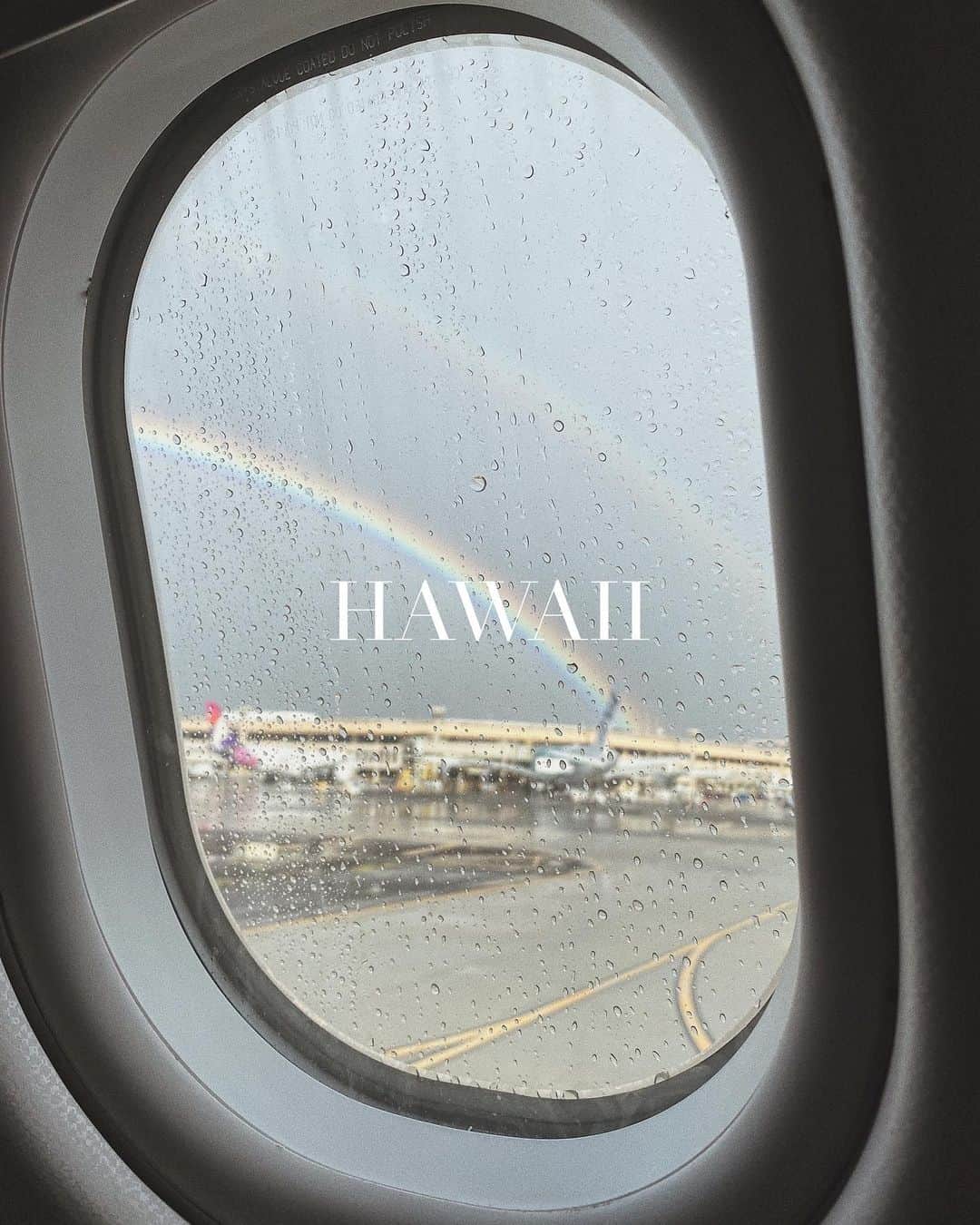 HARUEさんのインスタグラム写真 - (HARUEInstagram)「Osaka ✈︎ Honolulu . ハワイアン航空の飛行機は乗った瞬間から ハワイ気分を味わえるから好き☺️✈️🌺 グァバジュースで乾杯して誕生日旅行の始まり〜🍹 今回もゴルフ三昧なゴルフ旅になりそう♡ . #trip #hawaii #hawaiianairlines #ハワイ #誕生日 #旅行」1月6日 19時19分 - harue0104