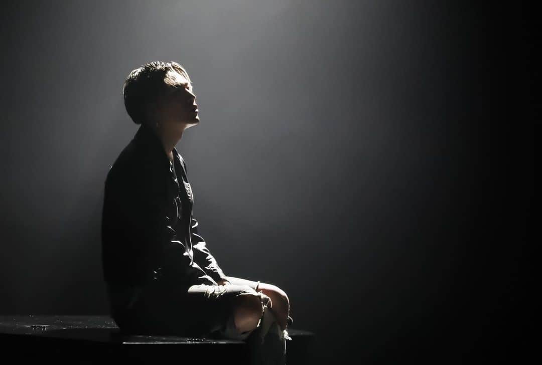 のインスタグラム：「【One Way Love】 MusicVideo  out now on #YouTube  #登坂広臣 #HIROOMITOSAKA #OMI #WhoAreYou ? #2020 1.8 release.」