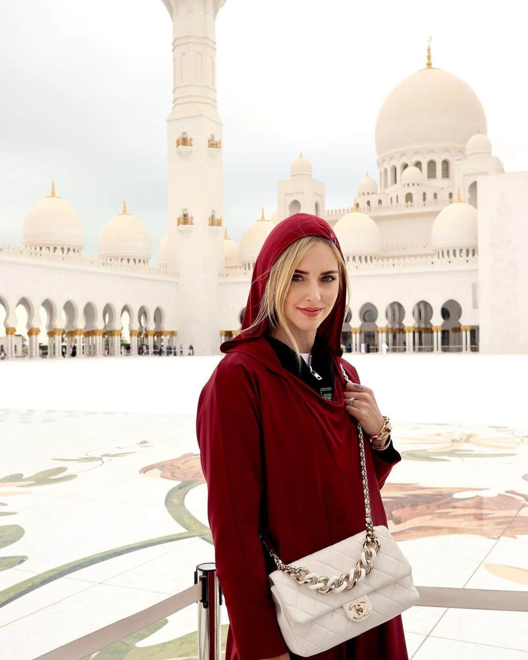 キアラ・フェラーニさんのインスタグラム写真 - (キアラ・フェラーニInstagram)「Abu Dhabi Mosque 😍」1月6日 19時39分 - chiaraferragni