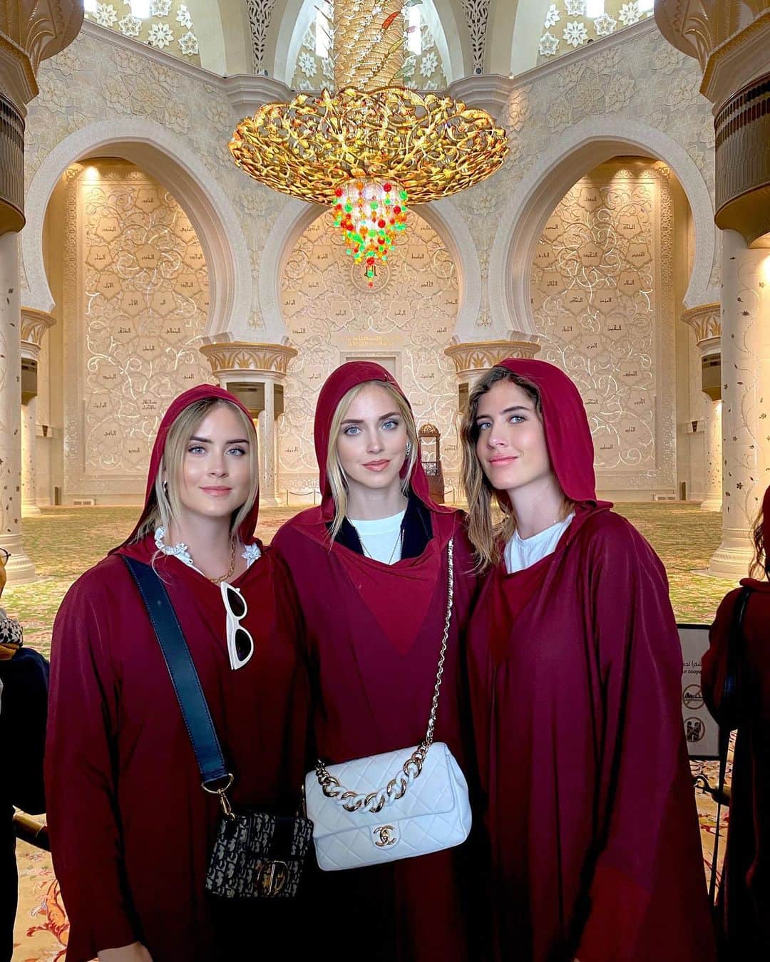 キアラ・フェラーニさんのインスタグラム写真 - (キアラ・フェラーニInstagram)「Abu Dhabi Mosque 😍」1月6日 19時39分 - chiaraferragni