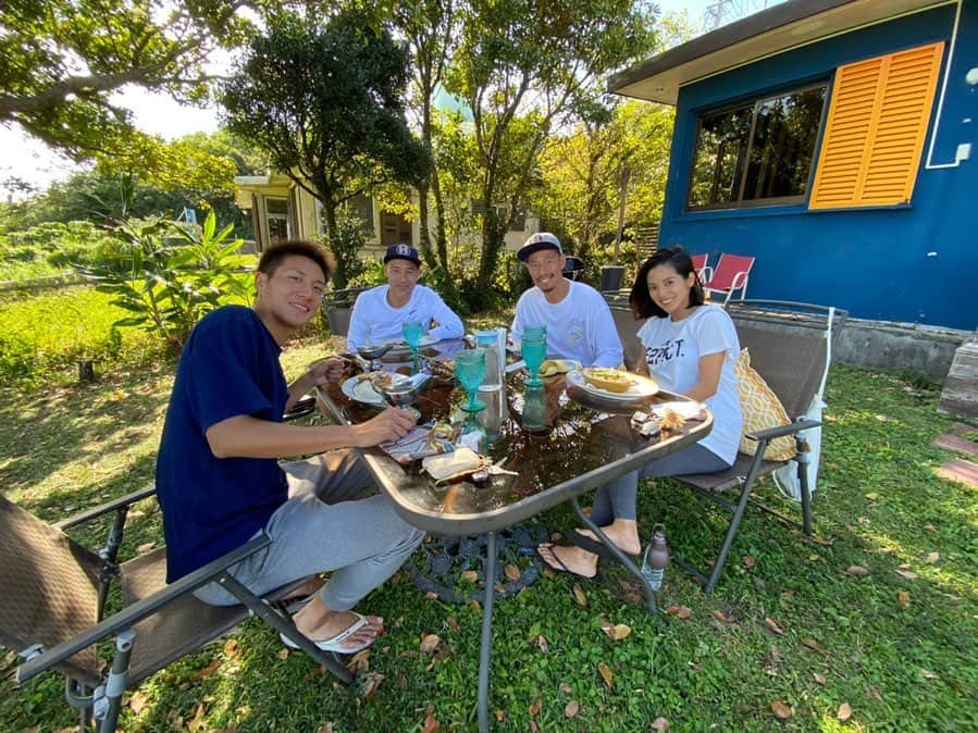 岡根直哉さんのインスタグラム写真 - (岡根直哉Instagram)「眺めのええカレー屋さんの大テラスでランチ🍛  幸先良く今シーズンスタート！！！ .  #攻める #でも焦らず #やってこう2020 #沖縄SV #沖縄ランチ #喫茶 #陣痛待ち」1月6日 20時04分 - naoya_okane