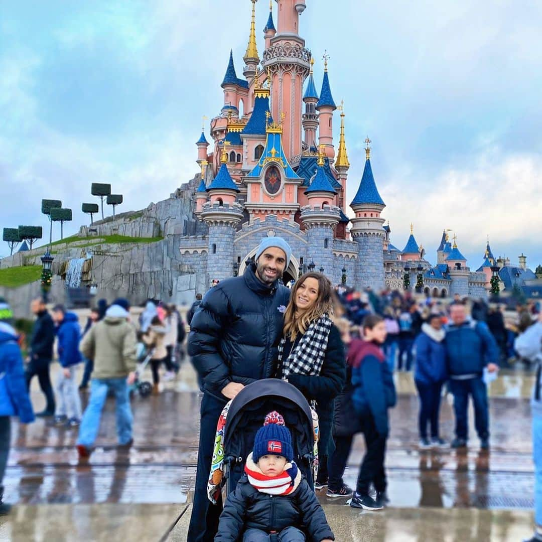 ダヴィデ・ブリーヴィオさんのインスタグラム写真 - (ダヴィデ・ブリーヴィオInstagram)「💫MAGIC✨ #disneylandparis」1月6日 20時08分 - davidebrivio