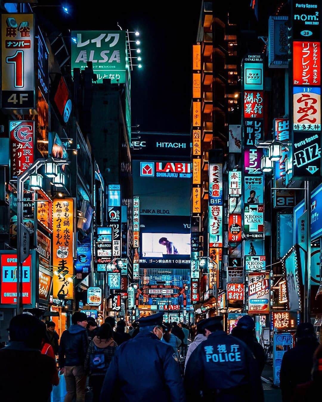 Fujifilm UKさんのインスタグラム写真 - (Fujifilm UKInstagram)「A night walk in Shinjuku by @this_is_novi with his FUJIFILM X-T20 + XF18-55F2.8-4 R LM OIS.  #repostmyfujifilm #XSeries #Fujifilm」1月6日 20時24分 - fujifilmuk