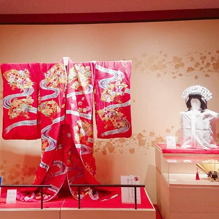 さとう珠緒さんのインスタグラム写真 - (さとう珠緒Instagram)「歌舞伎座にりこちゃんと✨✨ 感激✨✨ 楽しいし面白いしお勉強にも✨✨ 3階花篭と5階ギャラリーとっても良かったです～✨✨ この時期に歌舞伎が観れてなんて縁起が良いのでしょう🎍  感謝💕💕 良い一週間を～🌈 #歌舞伎座 #壽初春大歌舞伎 #福山理子 ちゃん #花篭 #大桃美代子さんのYouTube参考に #歌舞伎座ツウ #幕間 #歌舞伎 #東銀座 #目と心の保養」1月6日 20時27分 - tamao_satoh