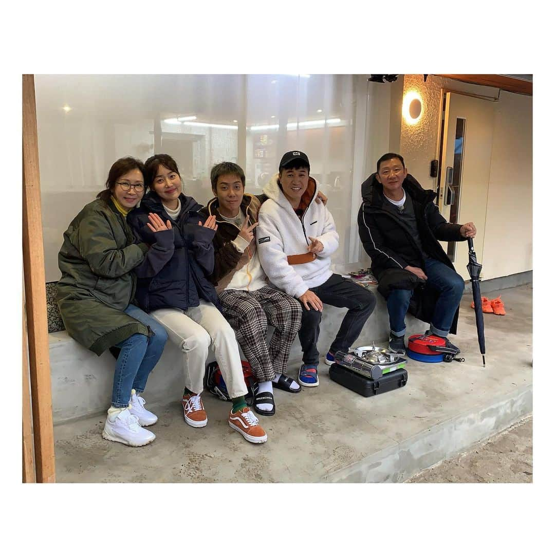 ハン・ジヘさんのインスタグラム写真 - (ハン・ジヘInstagram)「오늘 밤 11시 #mbn #자연스럽게 🤗 인화쌤의 친구로 현천마을에 다녀왔는데요.. 오늘 방송의 끝부분부터 출연한다고 해요. 혹시 기다리실까봐 다시 수정해서 올려요. 본격 출연은 다음주라고 하니 조금만 기다려 주세요!  #두여자의잠못이루는밤 #폼생폼사한곡 #오늘밤11시채널MBN자연스럽게 #자연스럽게시청해주세요. 😊 @jeoninhwa_  @1_kyne_g1  @yujin_so  #허재  @mbn_naturally」1月6日 21時04分 - jh_han