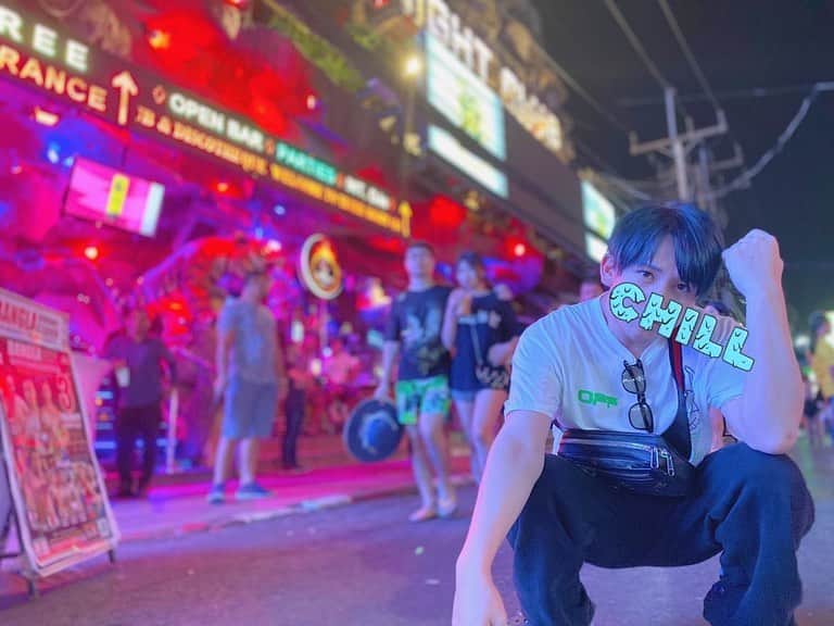 カブキンのインスタグラム：「会社の役員たちと 毎年恒例の社員旅行。  今年は結婚したい。 無理ならペット飼う。  2020年もよろしくお願いします。」