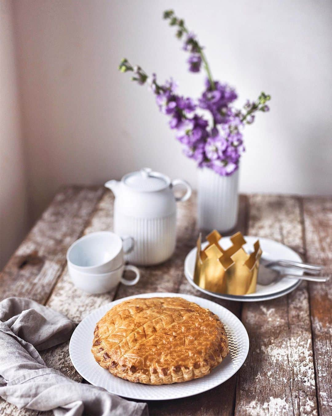 増田由希子さんのインスタグラム写真 - (増田由希子Instagram)「Tea time☕️ #Gâteaudesrois  #almondpie #homemade #baking #lyngby はじめてのガレット・デ・ロワ  #手作りのお菓子」1月6日 21時09分 - nonihana_