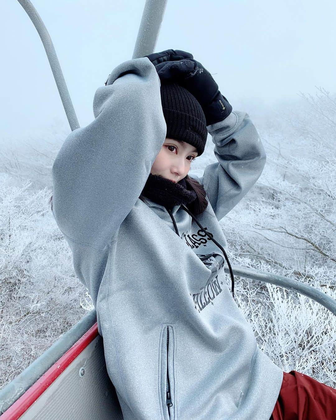 前沢海友さんのインスタグラム写真 - (前沢海友Instagram)「今年初のスノボーへ🏂🤍 . 楽しかったなぁ〜ん スキー場で食べるご飯って倍美味しく感じて 毎回幸せ感じてる🥰 わかる？✨w . . #スノボー #スノボー女子 #軽井沢 #雪 #スクロール #newpost #happyday #snowboard #winteriscoming」1月6日 21時32分 - maezawamiyu