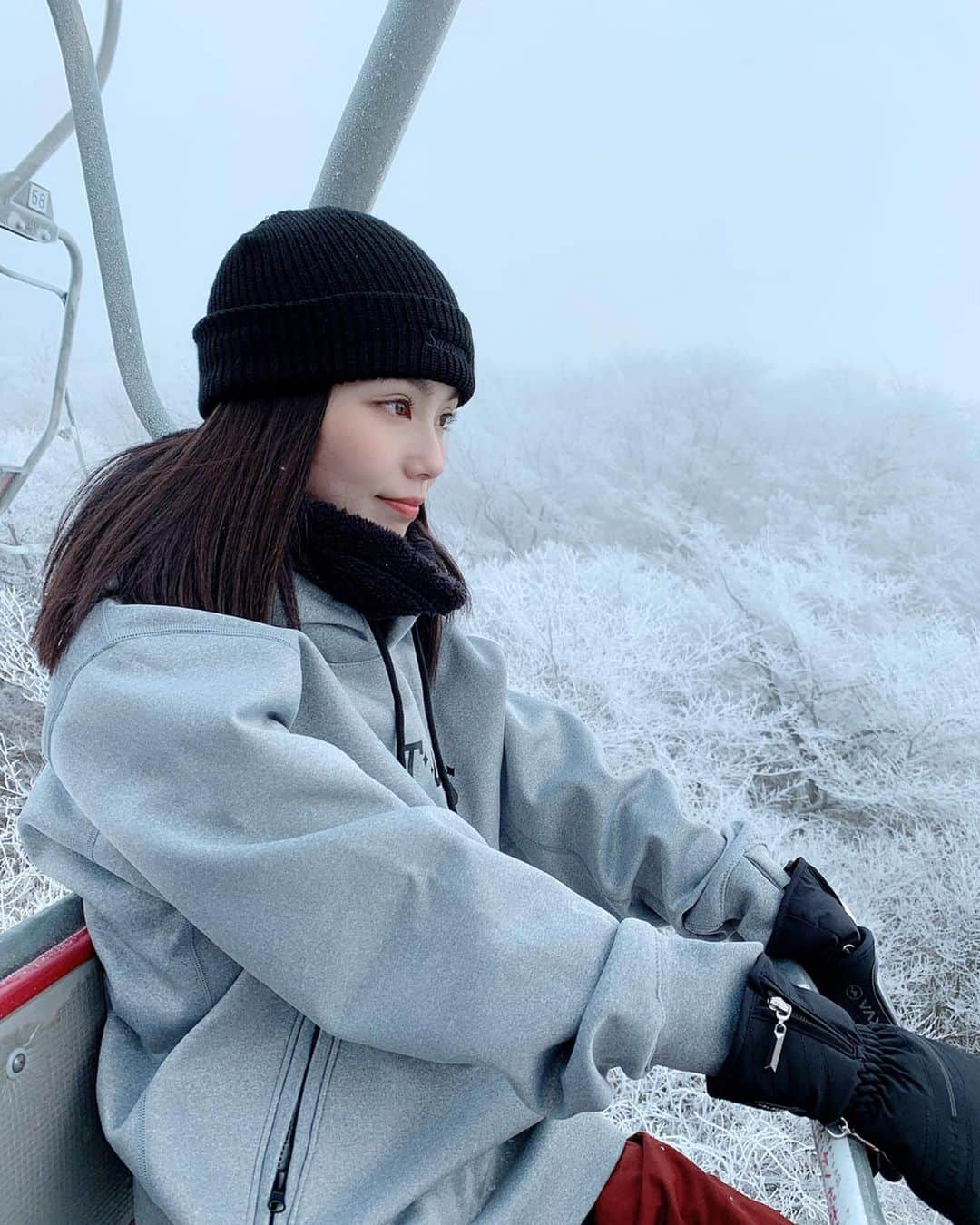 前沢海友さんのインスタグラム写真 - (前沢海友Instagram)「今年初のスノボーへ🏂🤍 . 楽しかったなぁ〜ん スキー場で食べるご飯って倍美味しく感じて 毎回幸せ感じてる🥰 わかる？✨w . . #スノボー #スノボー女子 #軽井沢 #雪 #スクロール #newpost #happyday #snowboard #winteriscoming」1月6日 21時32分 - maezawamiyu