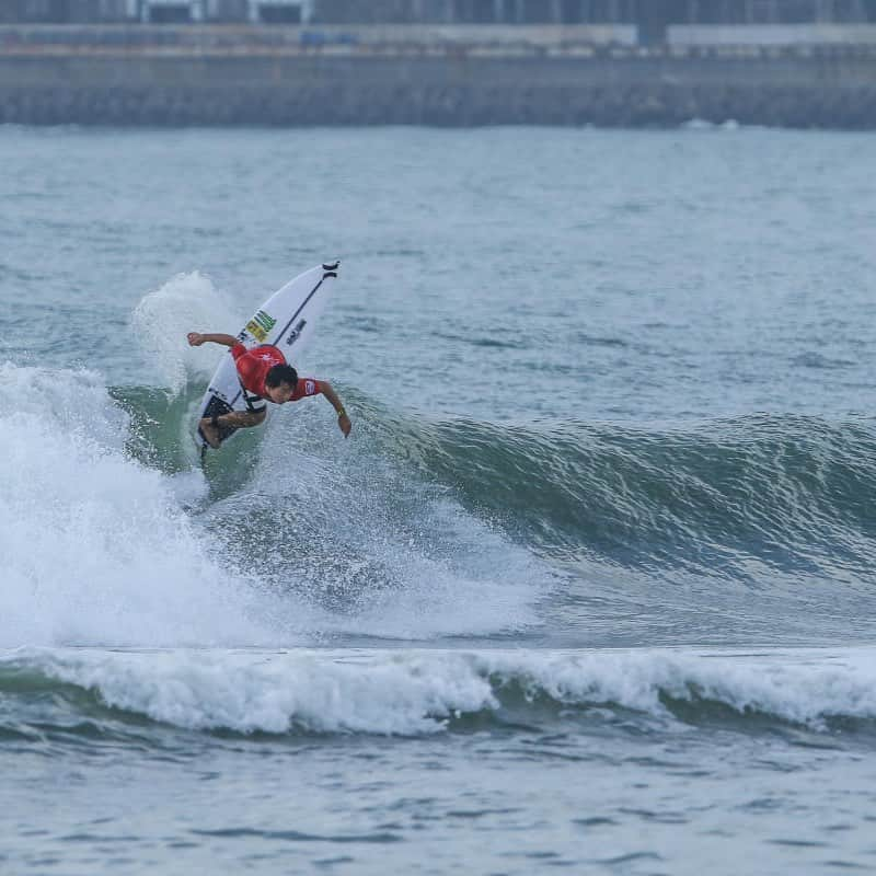 大原洋人さんのインスタグラム写真 - (大原洋人Instagram)「Fun little waves in China🇨🇳 @jsindustries1 HYFI works really well on this waves❤️ @wsl」1月6日 21時36分 - hirotoohhara