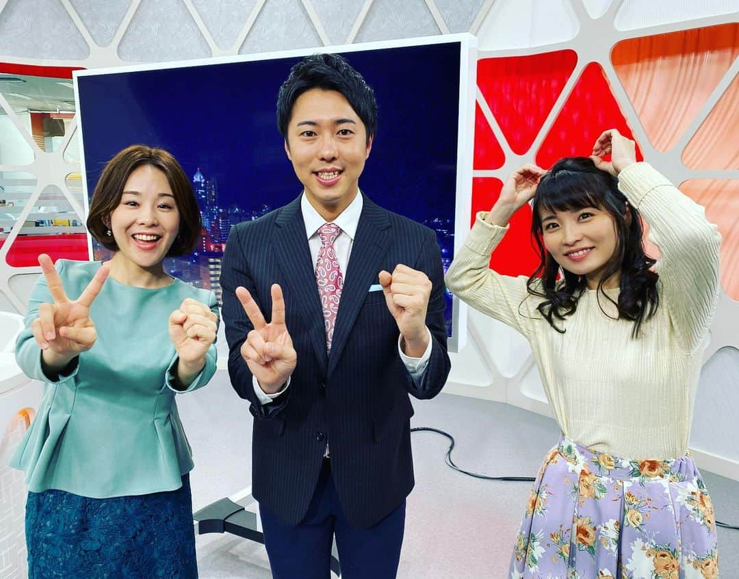 岡拓哉さんのインスタグラム写真 - (岡拓哉Instagram)「2020年のスーパーJにいがたは今日から放送がスタート！ 昨年末に、「痩せる！」と番組で公言したものの、 年末年始の暴飲暴食ですでに2キロ増… 先が思いやられますが、東京五輪イヤーでもある今年！ 選手に負けないように自分自身にも負荷をかけて、 心も体も絞りに絞る1年にしたいと思います！  男に二言は無し…（小声）  今年もスーパーJにいがたをよろしくお願いします！  #スーパーJにいがた#UX#阿部真澄アナ#田中美都さん #2020年#東京五輪イヤー#子年#岡拓哉」1月6日 21時41分 - ux_oka.takuya